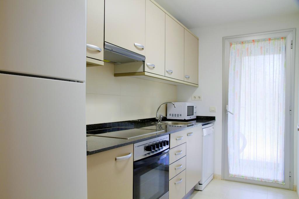 Rentalmar Paradise Families Only Con Parking Salou Oda fotoğraf